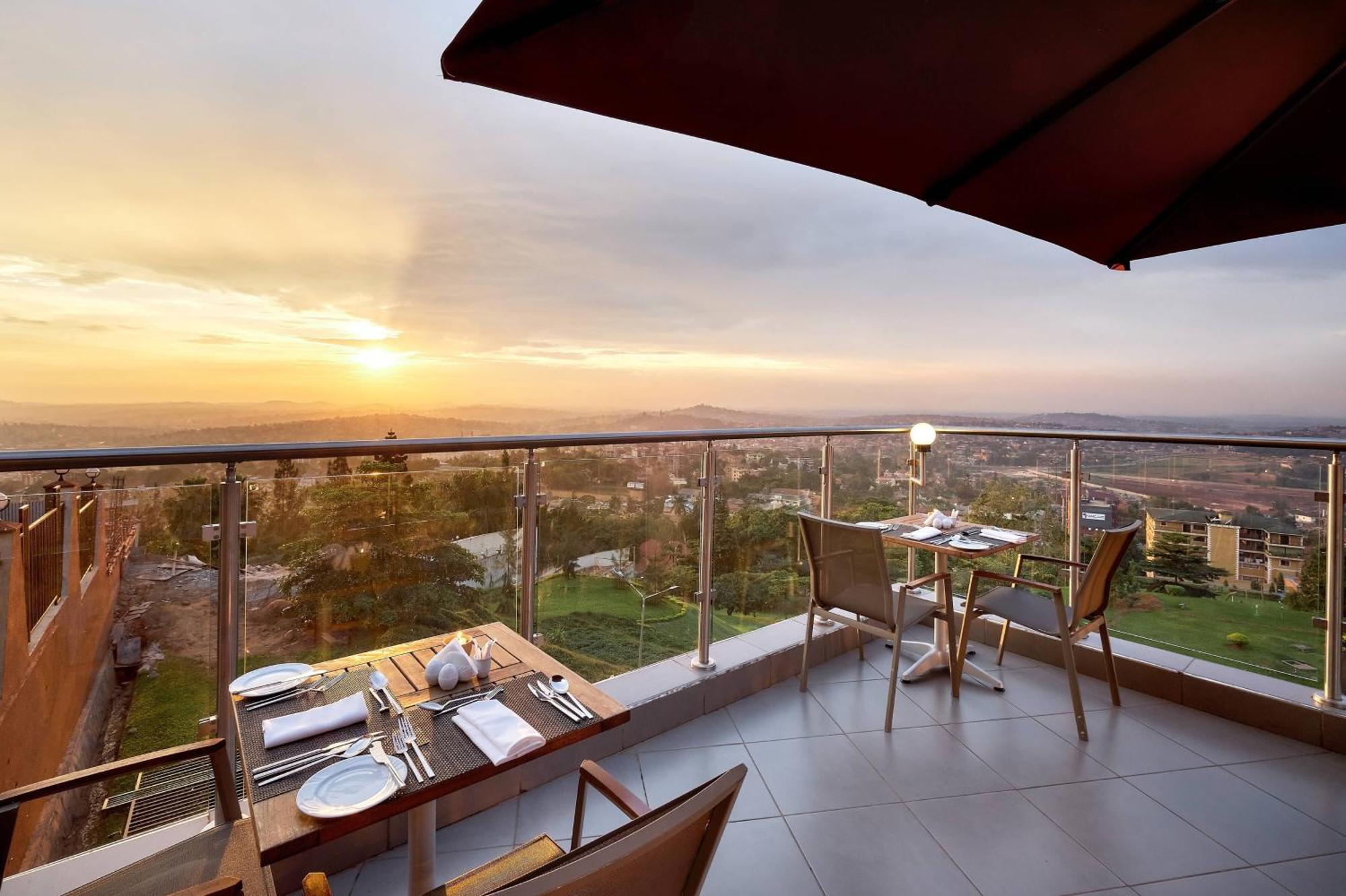 Protea Hotel By Marriott Kampala Skyz Extérieur photo