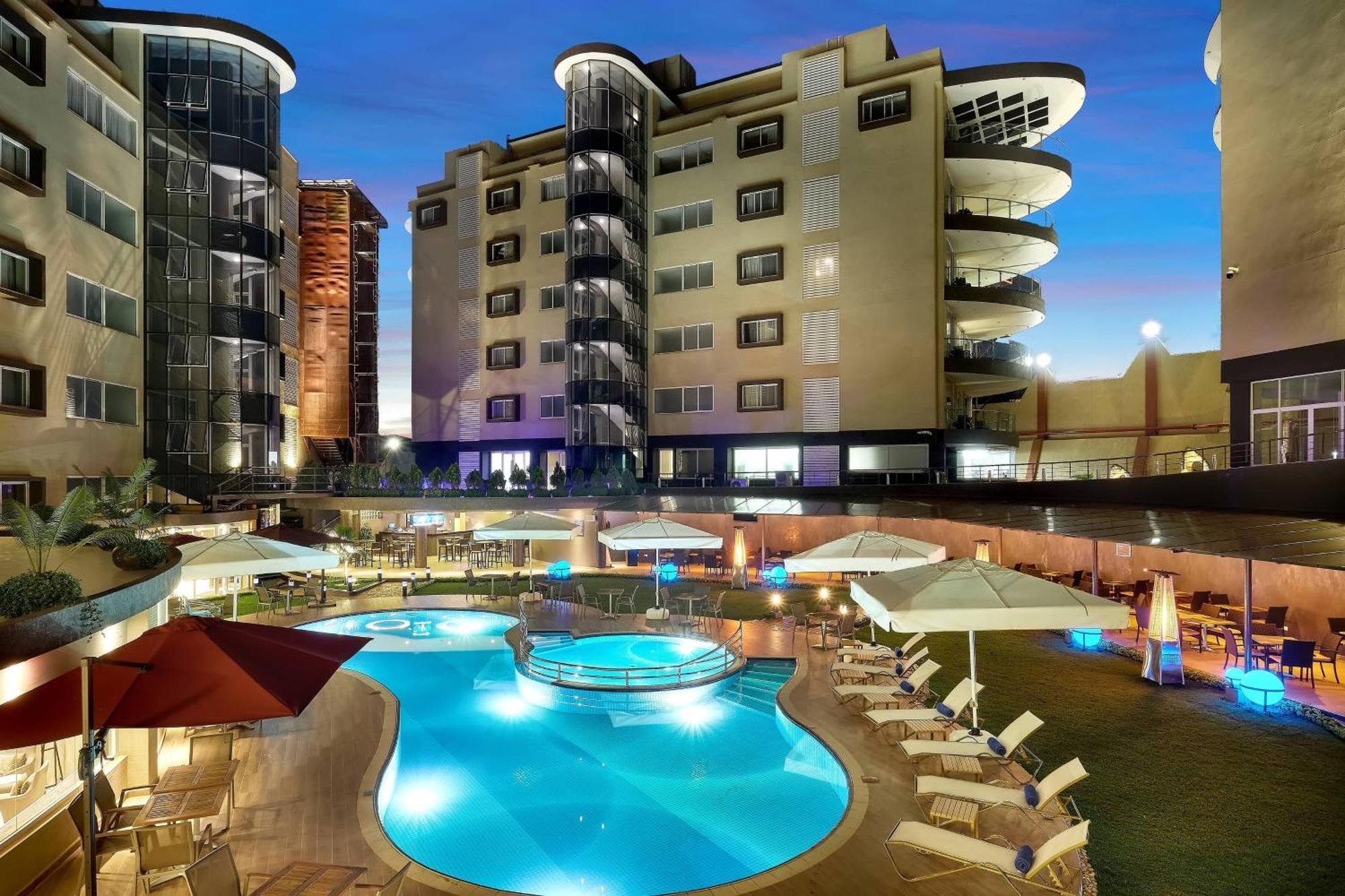 Protea Hotel By Marriott Kampala Skyz Extérieur photo