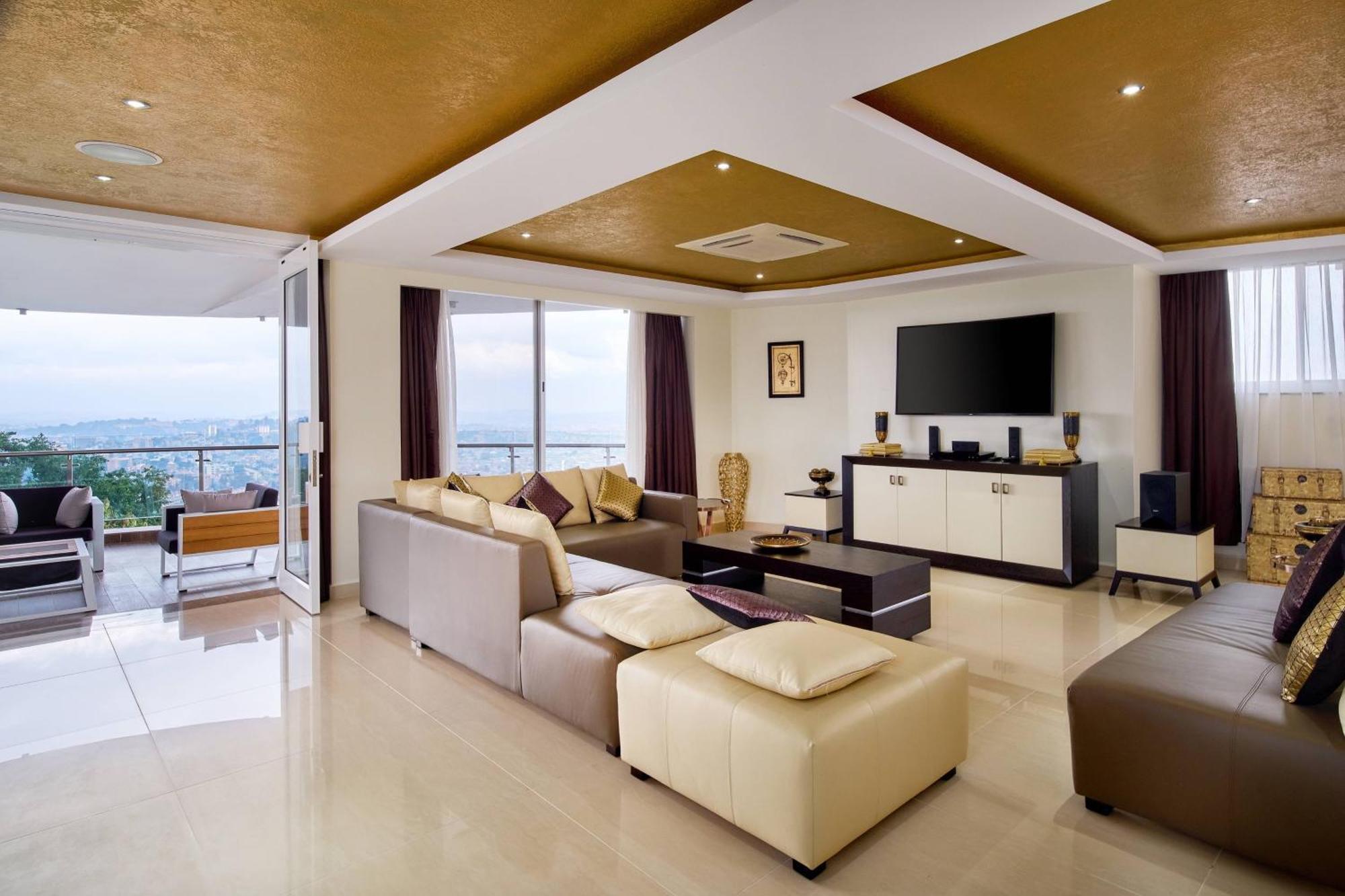 Protea Hotel By Marriott Kampala Skyz Extérieur photo