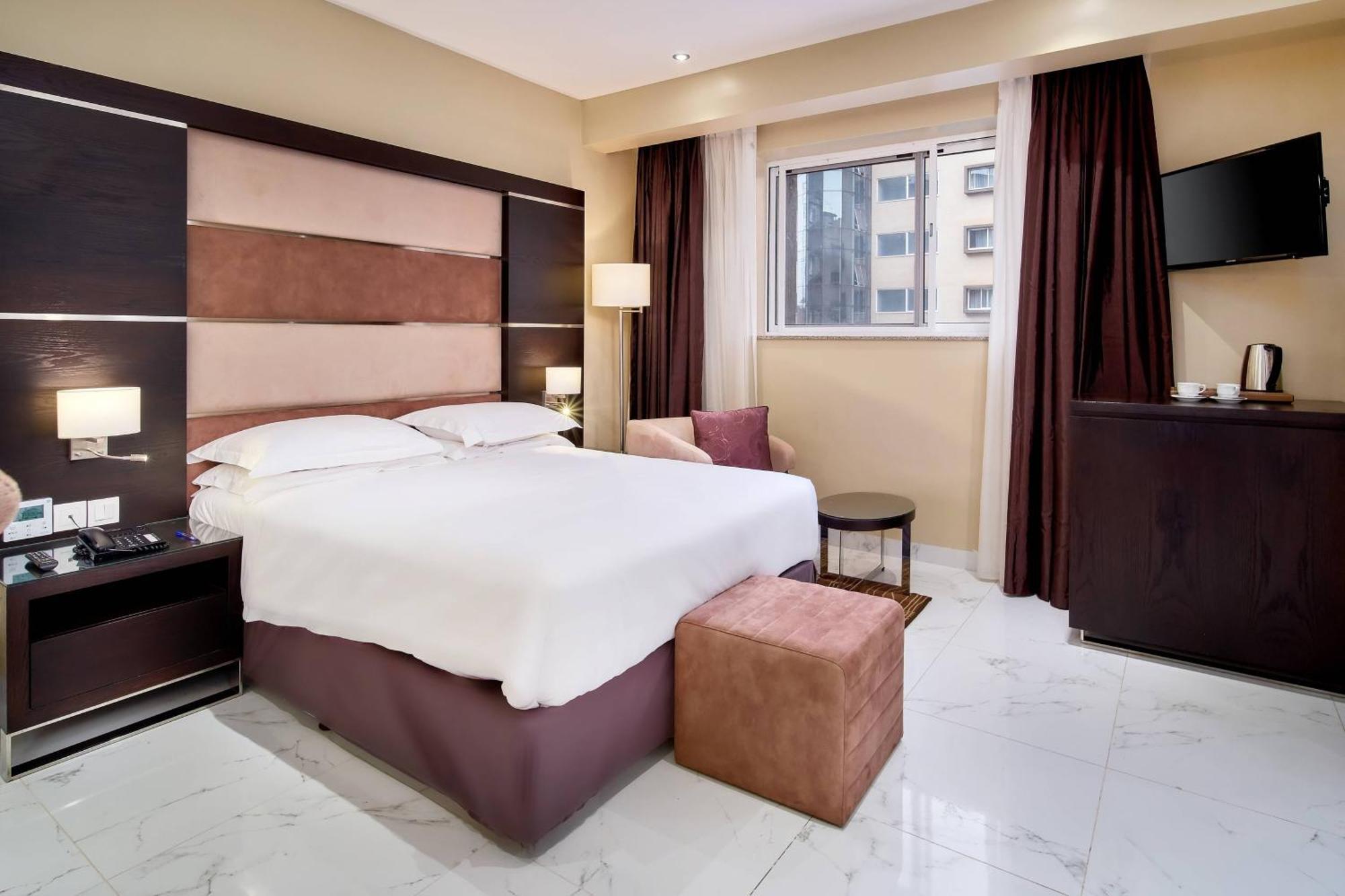 Protea Hotel By Marriott Kampala Skyz Extérieur photo